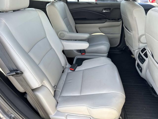 Used 2021 Honda Pilot Touring image 12