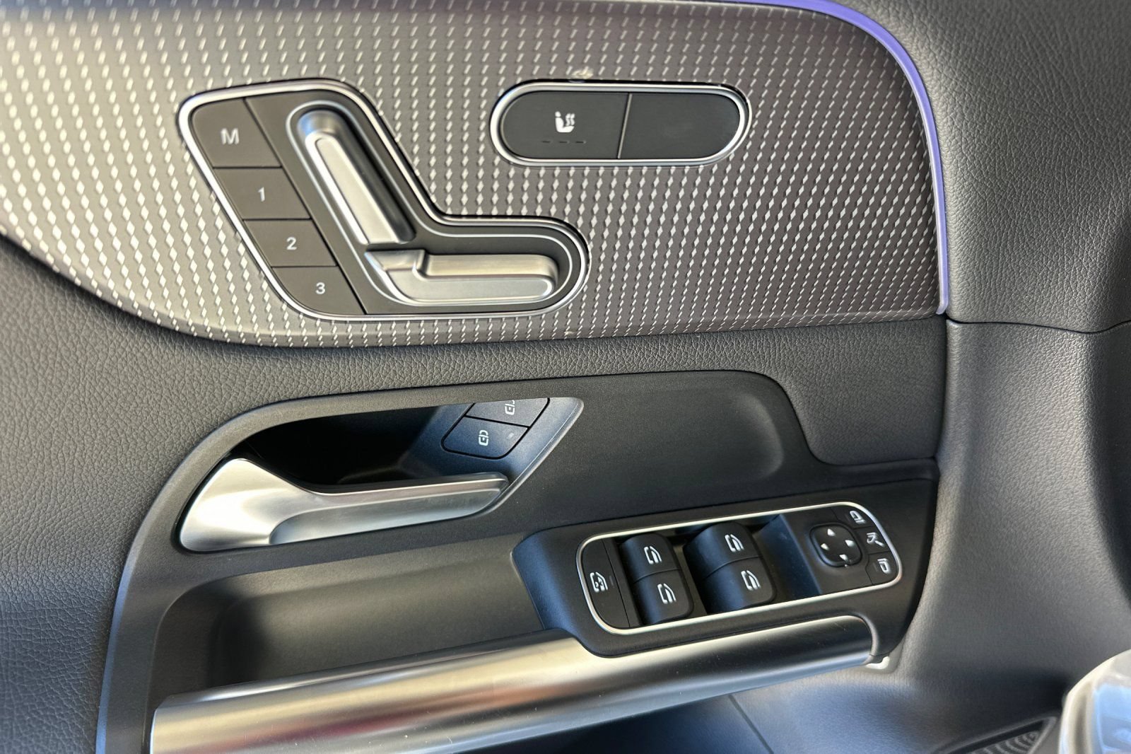 Certified 2023 Mercedes-Benz GLA 250 w/ Premium Package image 11