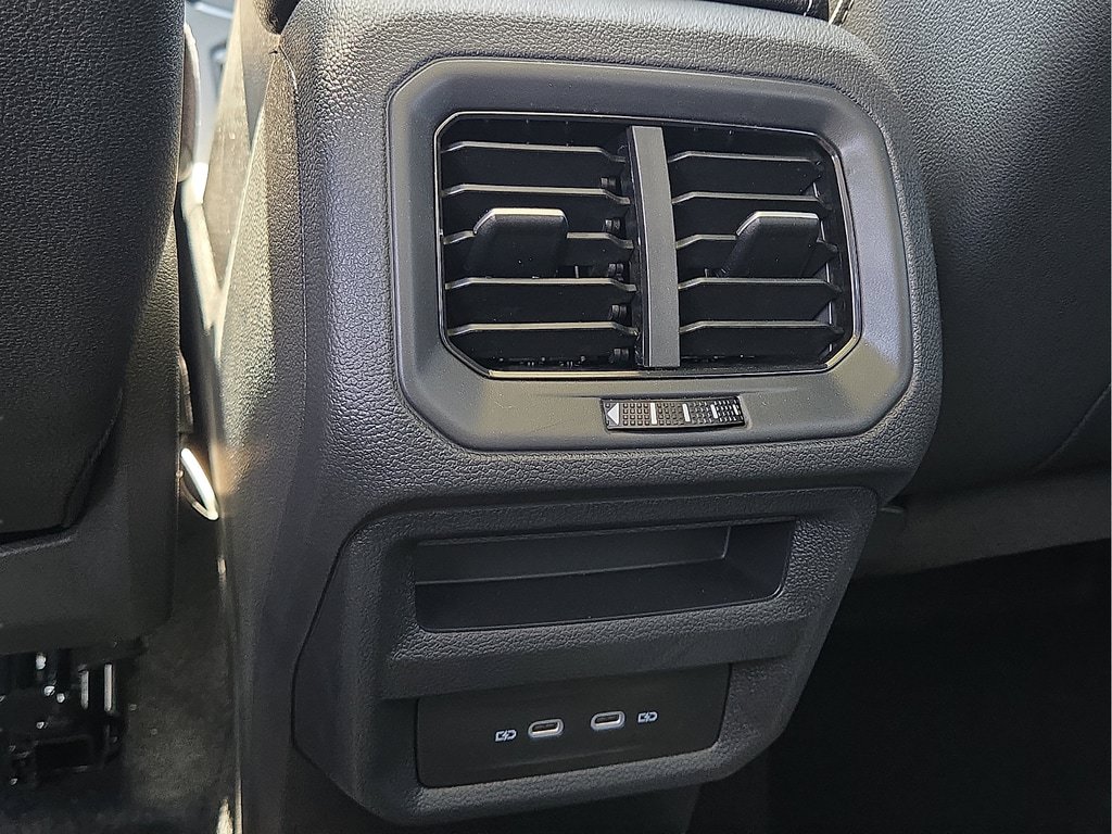 New 2026 Volkswagen Taos SE FWD image 12