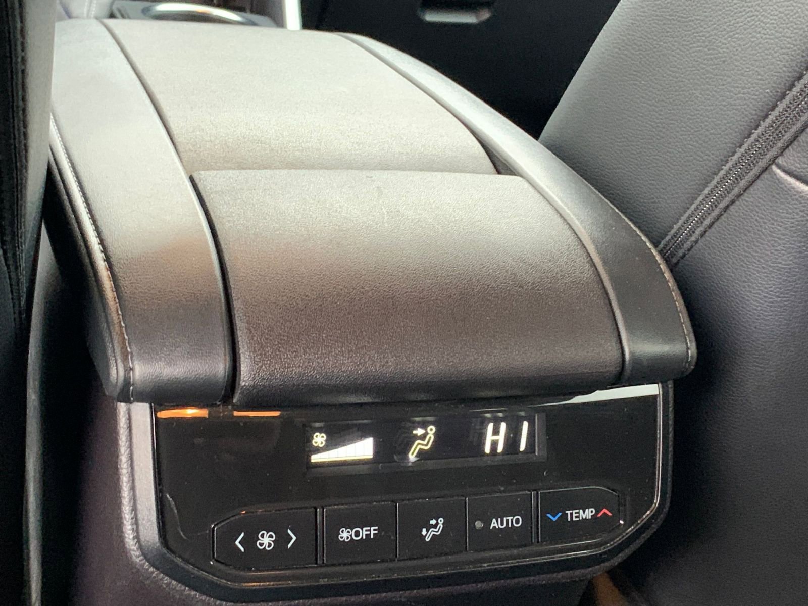 Used 2025 Toyota Highlander XSE image 27