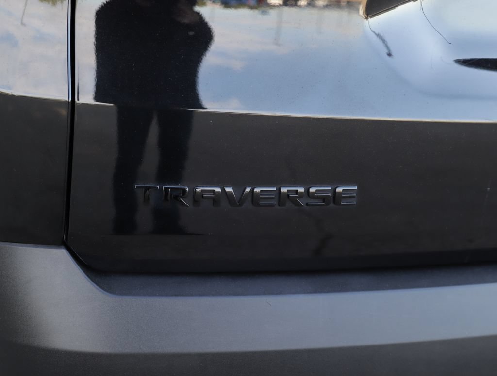 Used 2023 Chevrolet Traverse RS FWD image 38