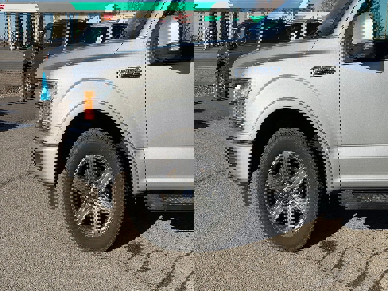 Used 2019 Ford F150 Lariat image 11