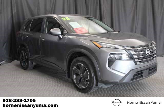 Used 2025 Nissan Rogue SV image 1