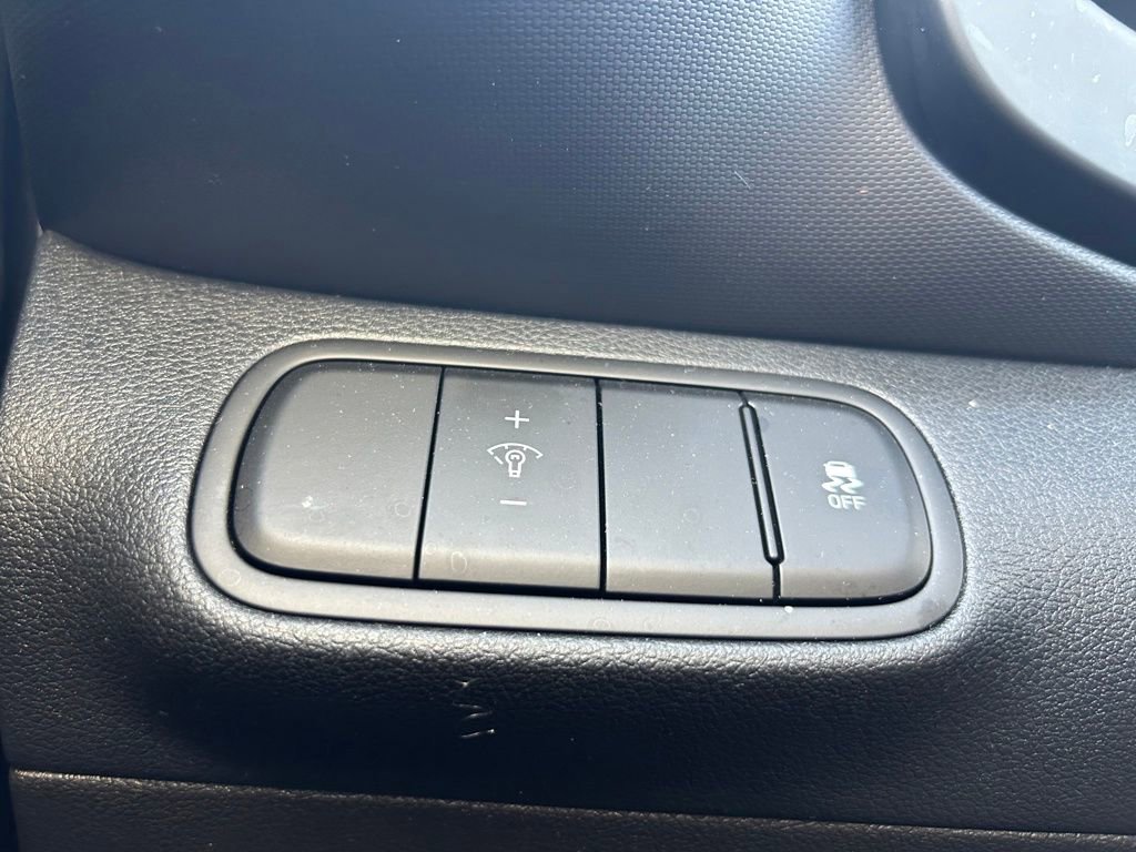 Used 2024 Hyundai Venue SEL image 19