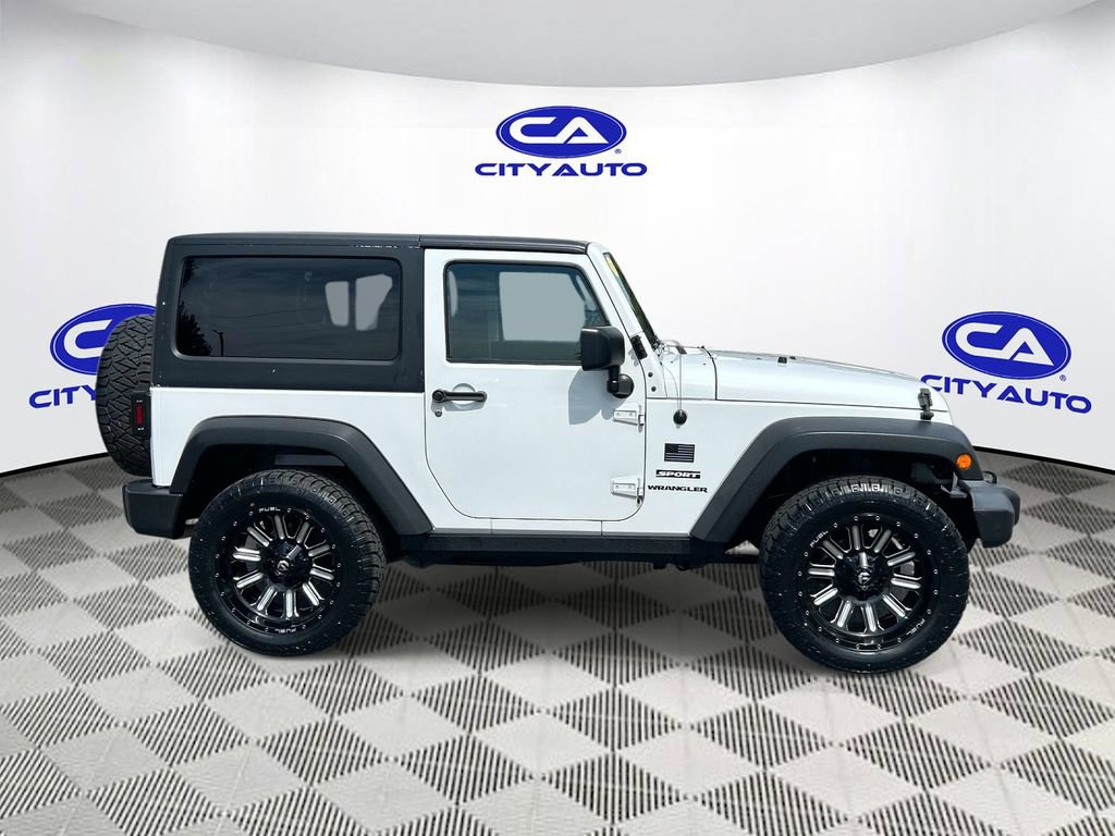 Used 2016 Jeep Wrangler Sport w/ Quick Order Package 24S AWD/4WD image 2
