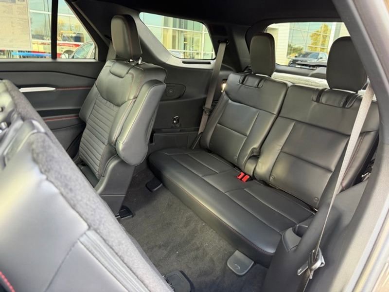New 2026 Ford Explorer ST-Line w/ ST-Line Street Pack image 21