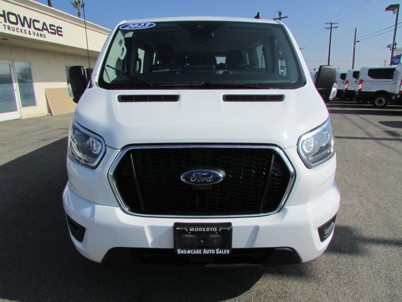 Used 2023 Ford Transit 350 XLT image 3