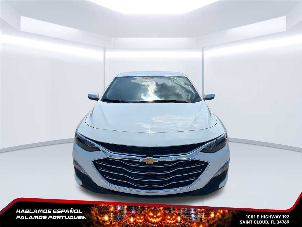 Used 2025 Chevrolet Malibu LT FWD image 2