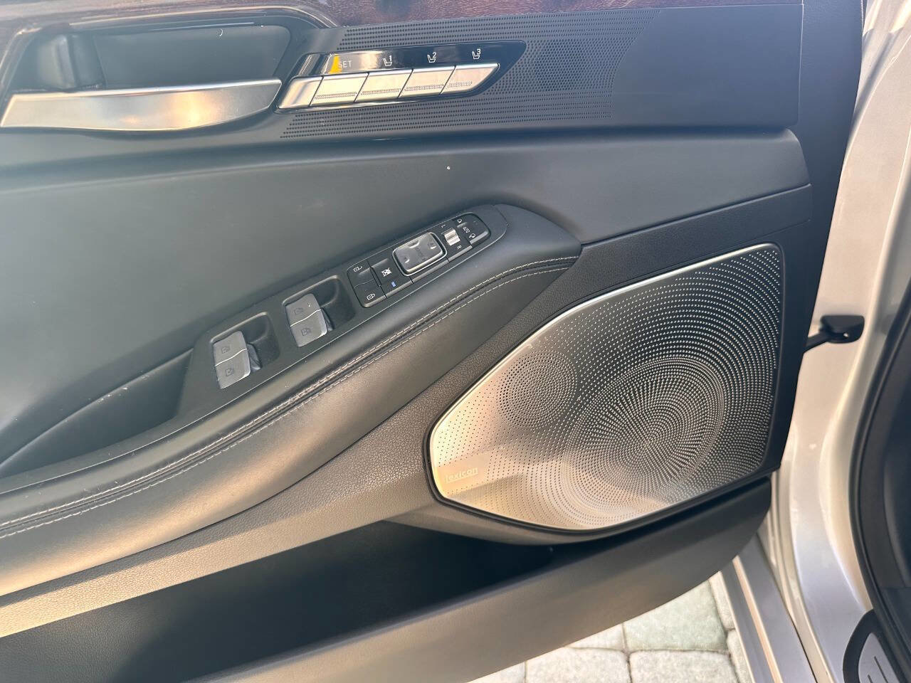 Used 2017 Genesis G90 5.0 Ultimate image 54