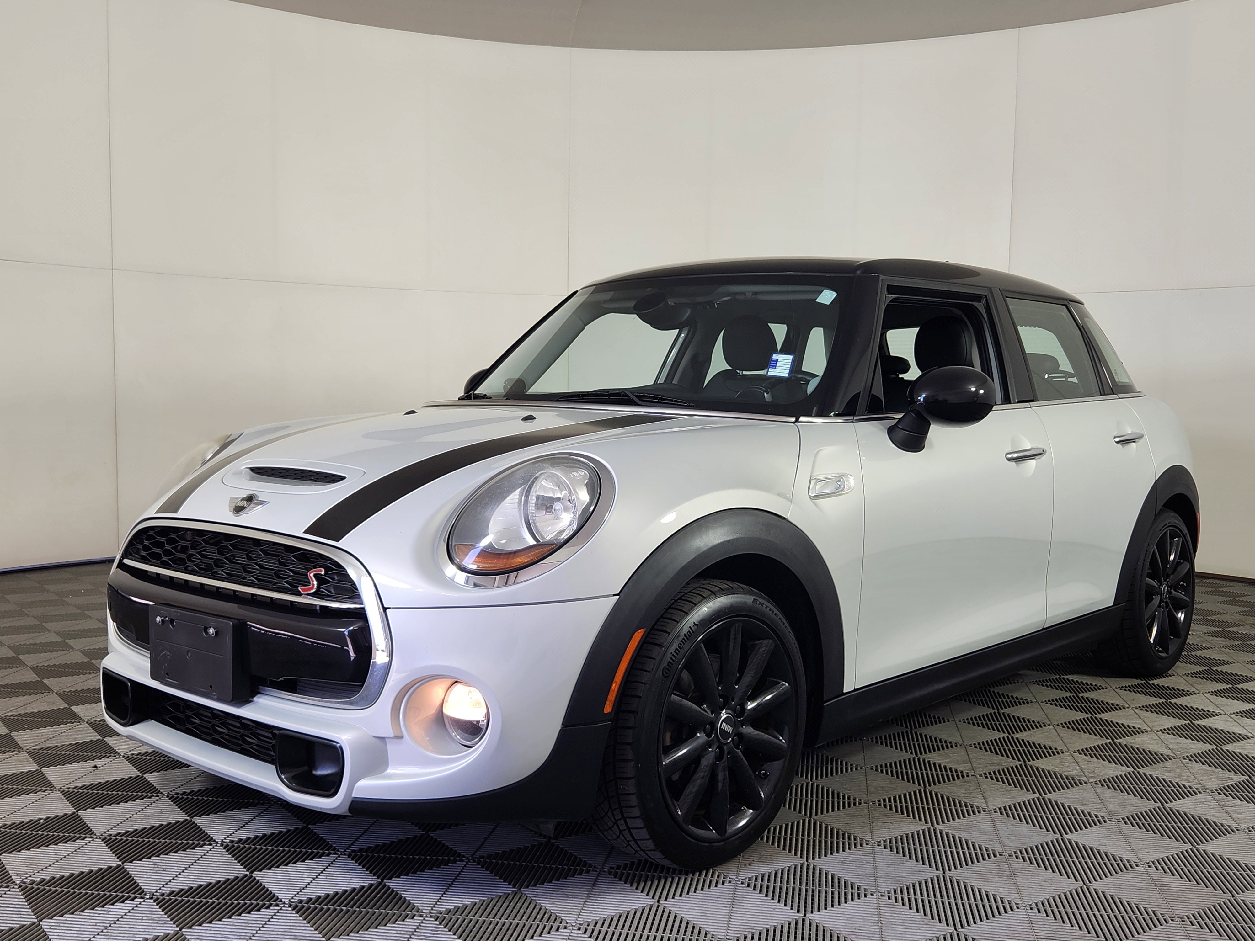 Used 2016 MINI Cooper S FWD image 3