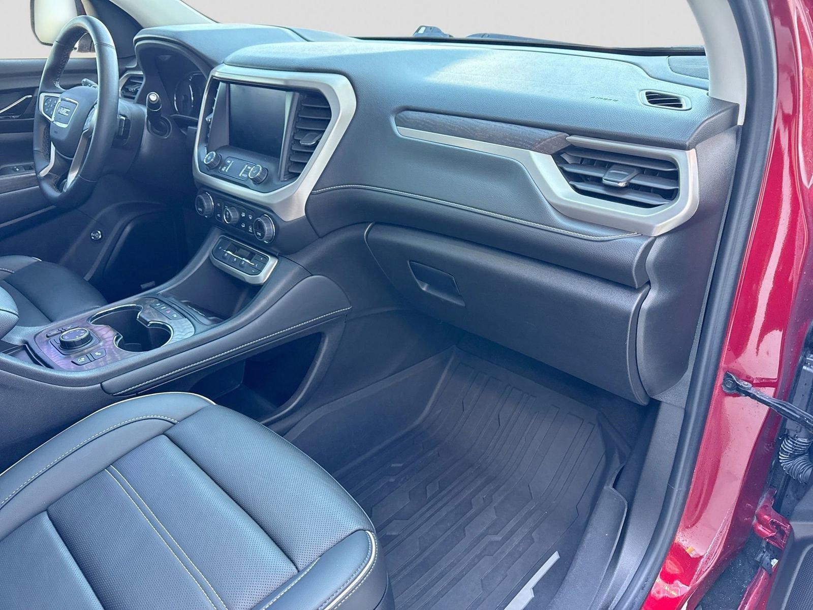 Used 2023 GMC Acadia Denali w/ Denali Ultimate Package image 8