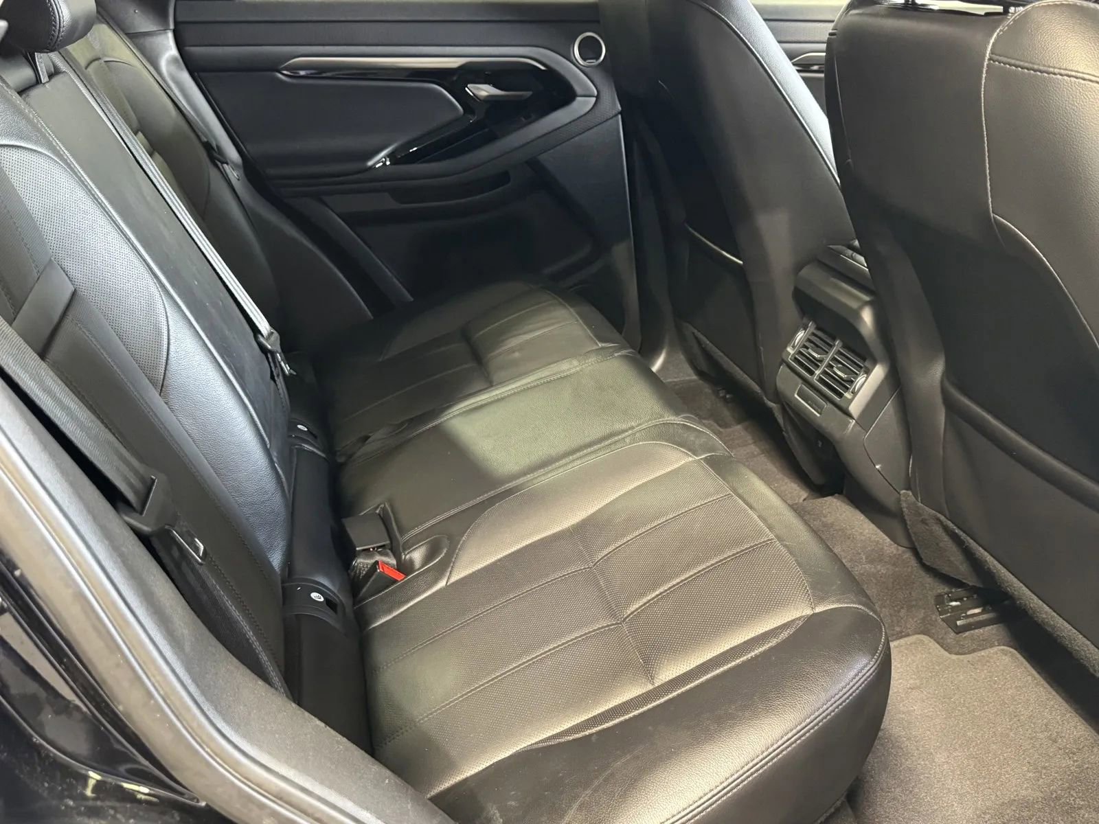 Used 2020 Land Rover Range Rover Evoque S image 7