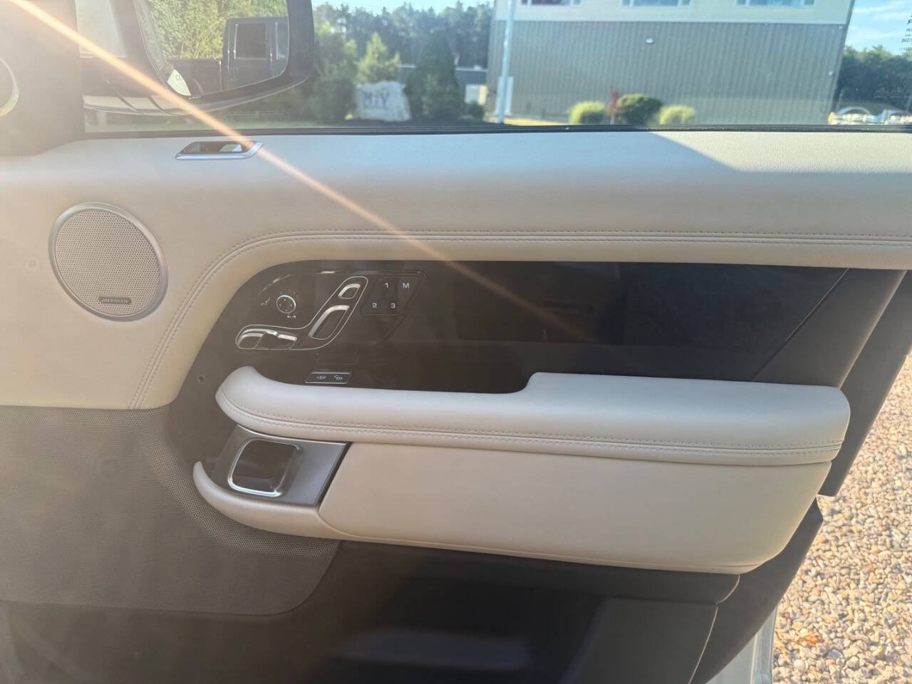 Used 2018 Land Rover Range Rover HSE AWD/4WD image 17