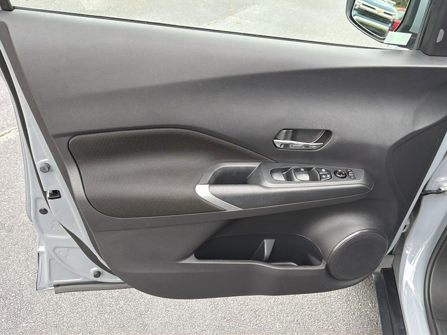 Used 2023 Nissan Kicks SV FWD image 16