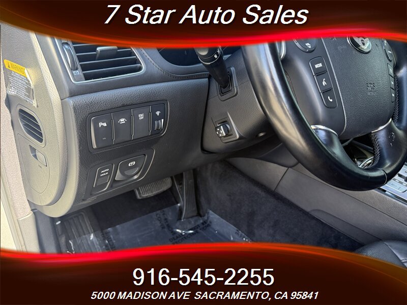 Used 2012 Hyundai Genesis 5.0 R-Spec RWD image 9