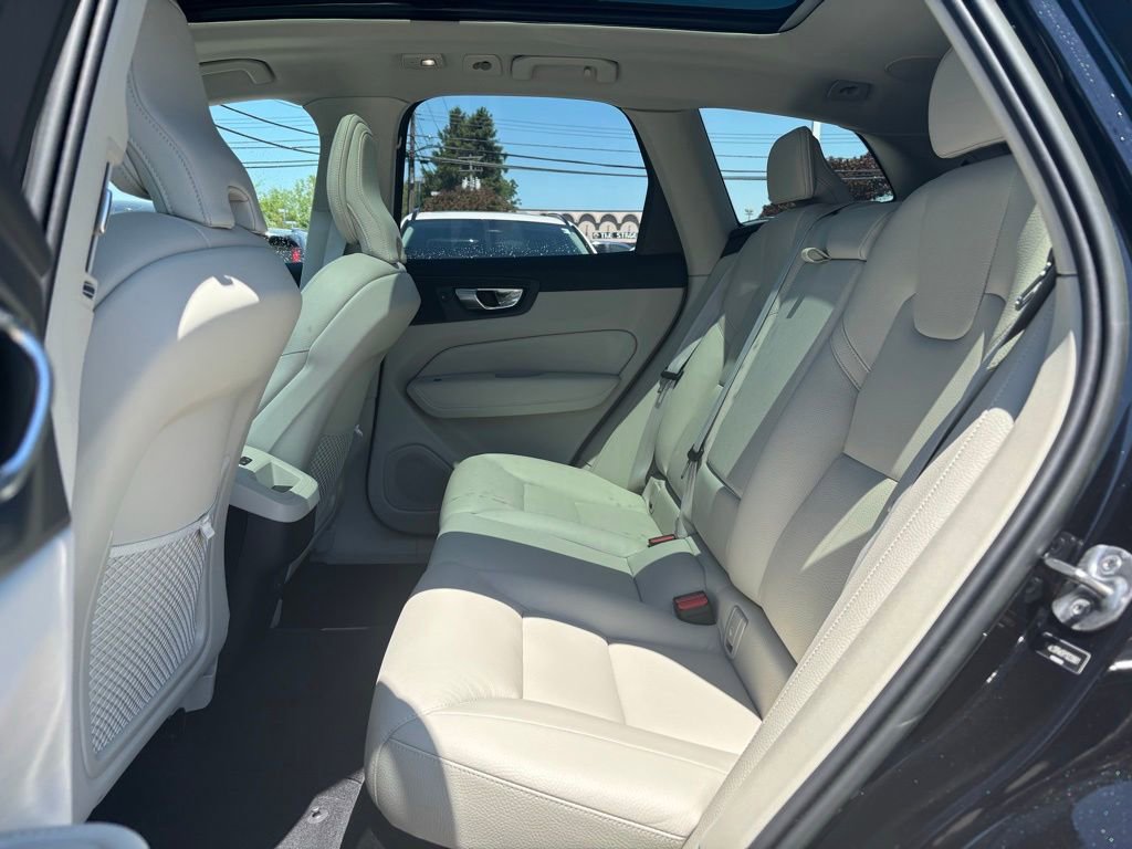Used 2023 Volvo XC60 B5 Plus w/ Climate Package AWD/4WD image 20