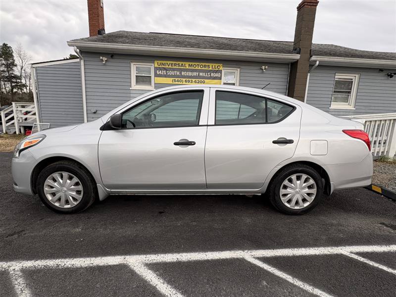 Used 2015 Nissan Versa S Plus FWD image 2