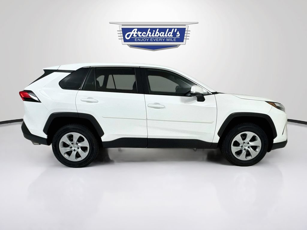 Used 2023 Toyota RAV4 LE AWD/4WD image 8