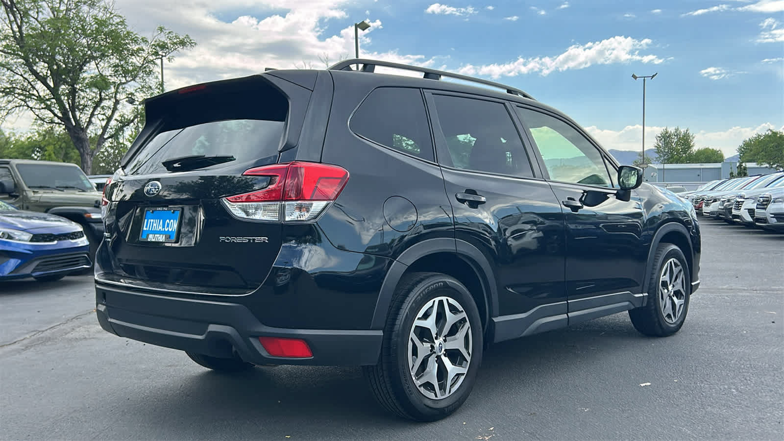 Certified 2023 Subaru Forester Premium AWD/4WD image 6
