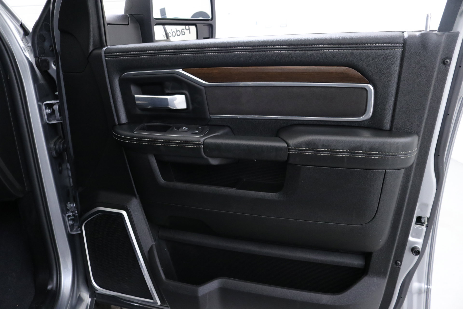 Used 2024 RAM 3500 Laramie w/ Chrome Bumper Package image 30