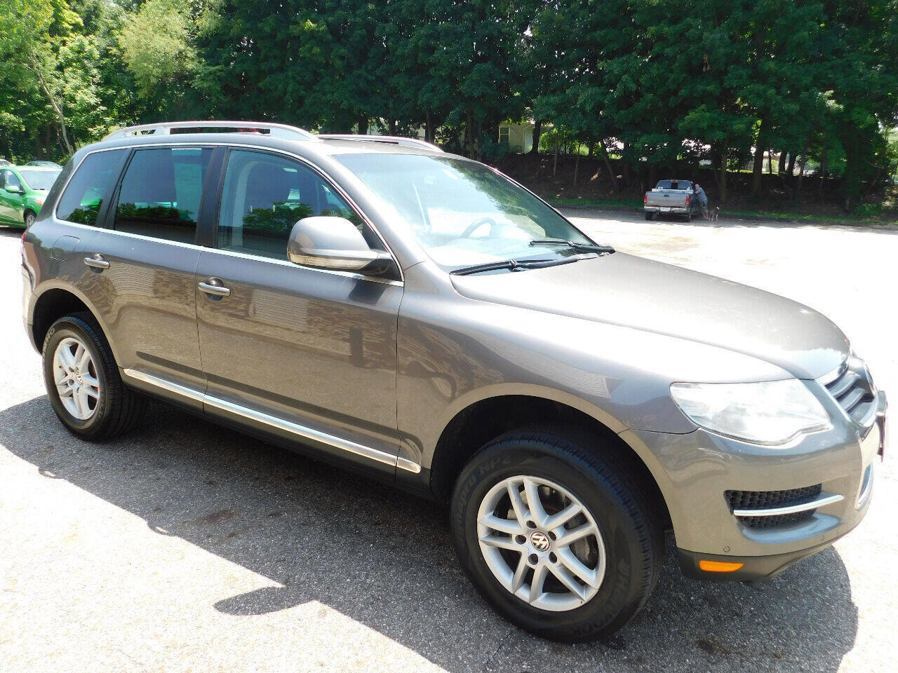 Used 2008 Volkswagen Touareg V6 AWD/4WD image 1