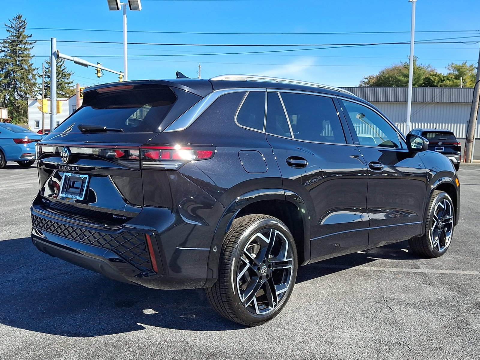 New 2026 Volkswagen Tiguan SEL R-Line image 5