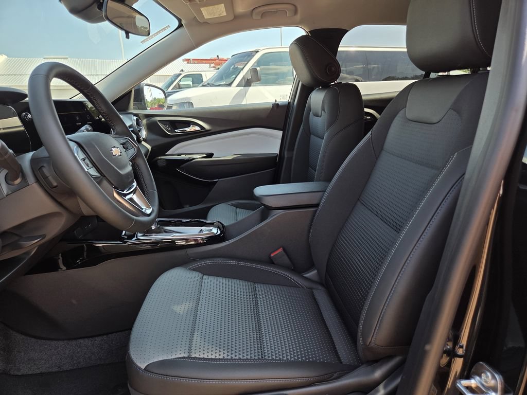 New 2026 Chevrolet Trax LT w/ Driver Confidence Package FWD image 14