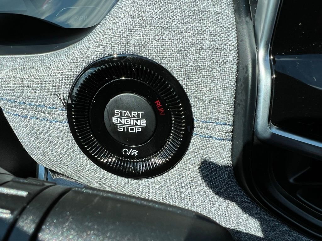 Used 2025 Jeep Compass Sport image 29