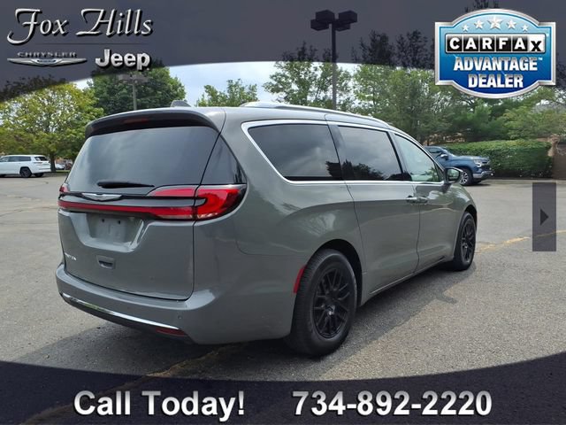 Used 2021 Chrysler Pacifica Touring-L FWD image 9