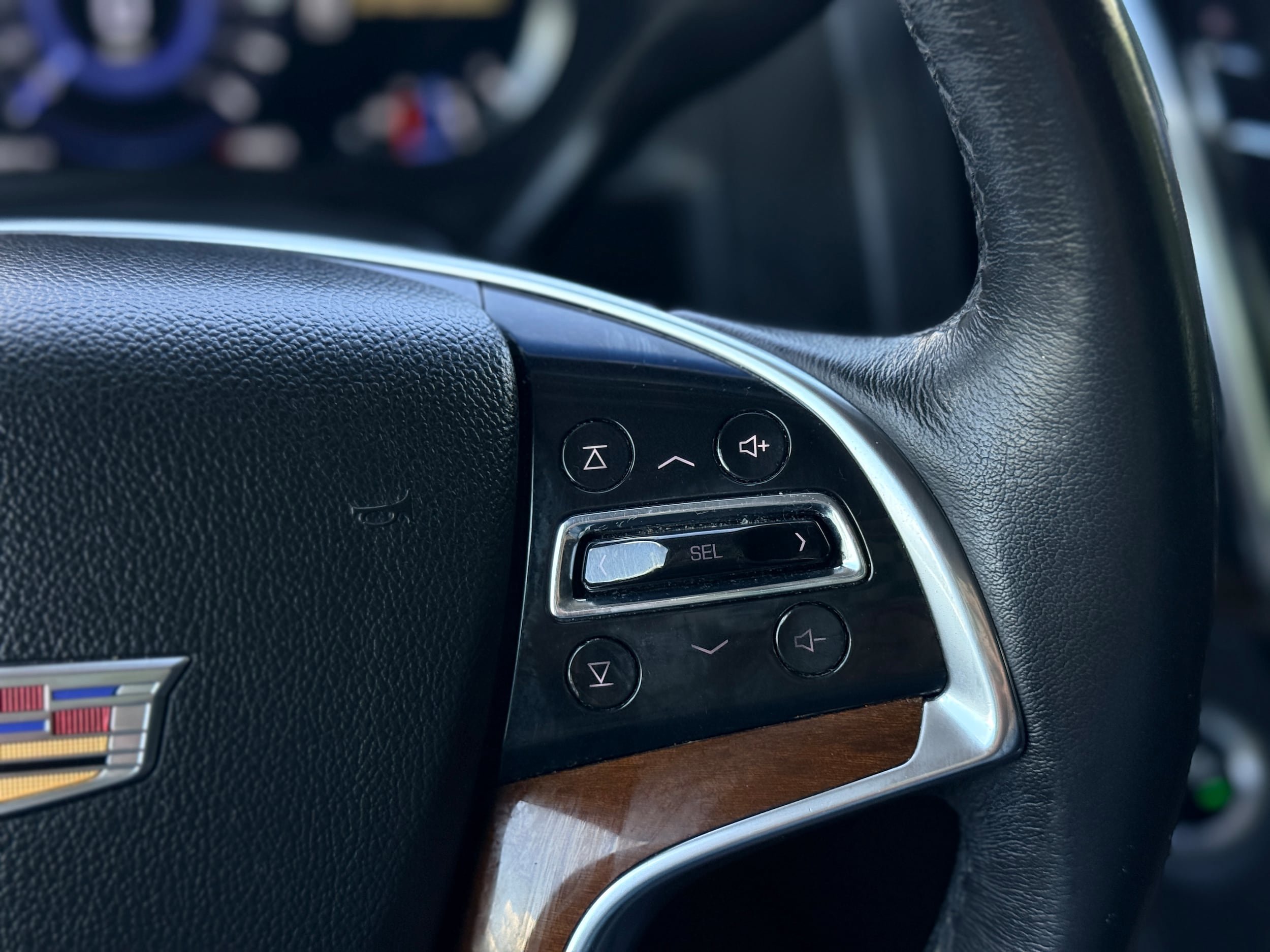 Used 2019 Cadillac Escalade Luxury AWD/4WD image 15