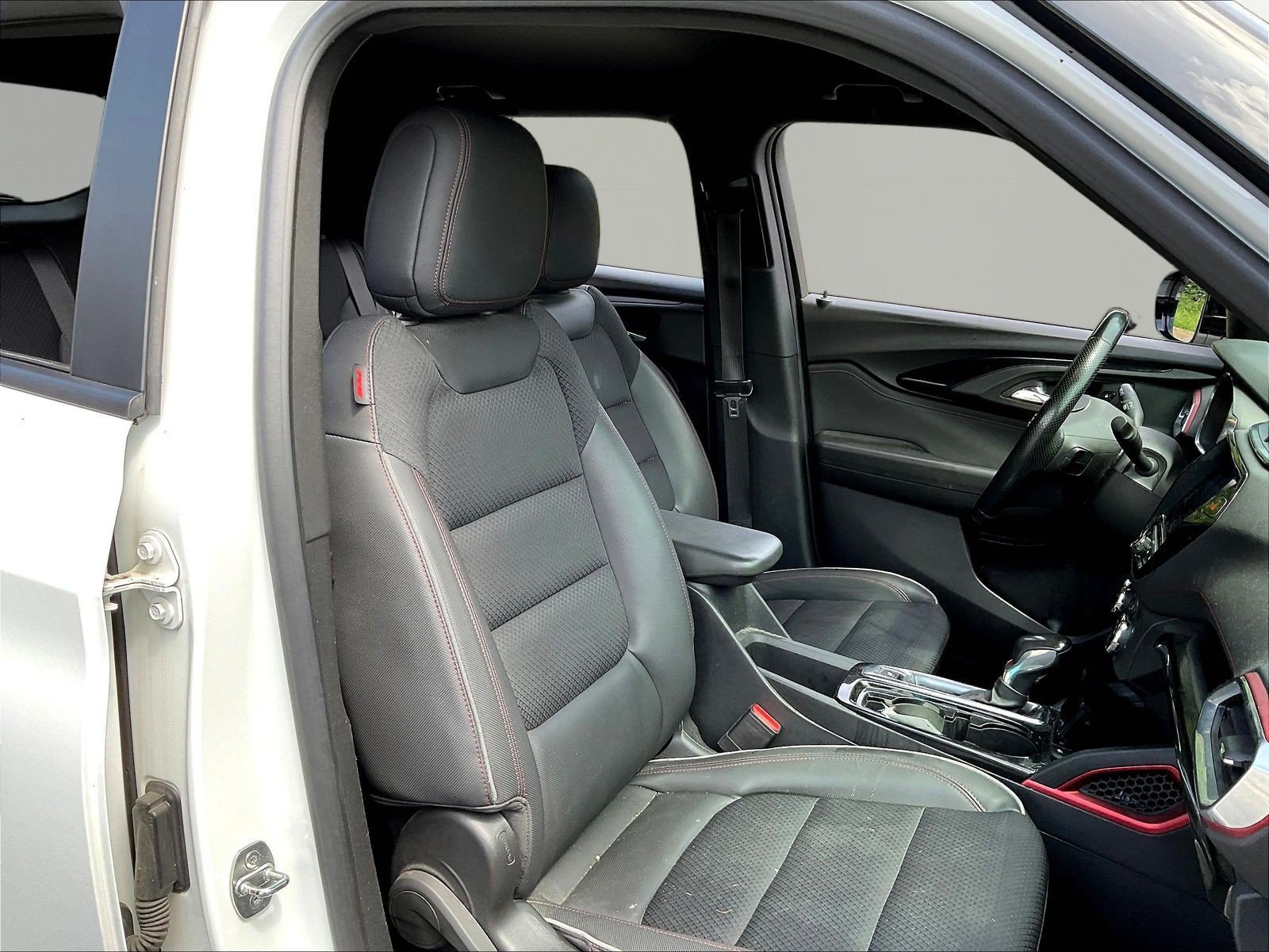 Used 2023 Chevrolet TrailBlazer RS w/ Convenience Package FWD image 27