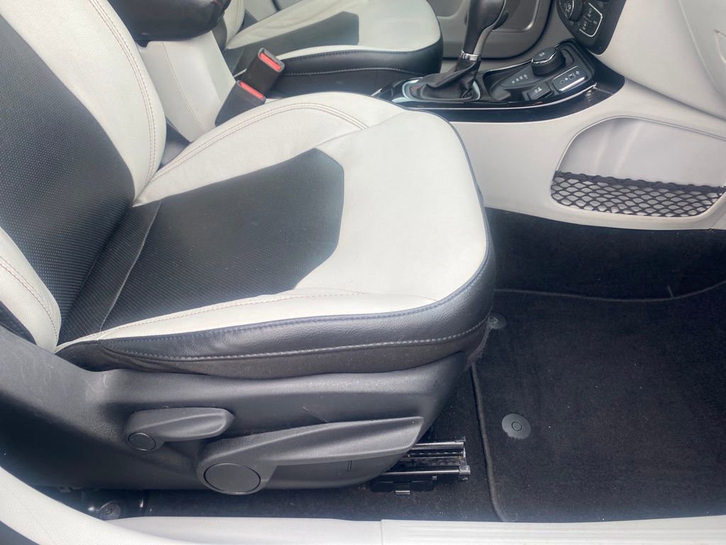 Used 2020 Jeep Compass Limited image 22