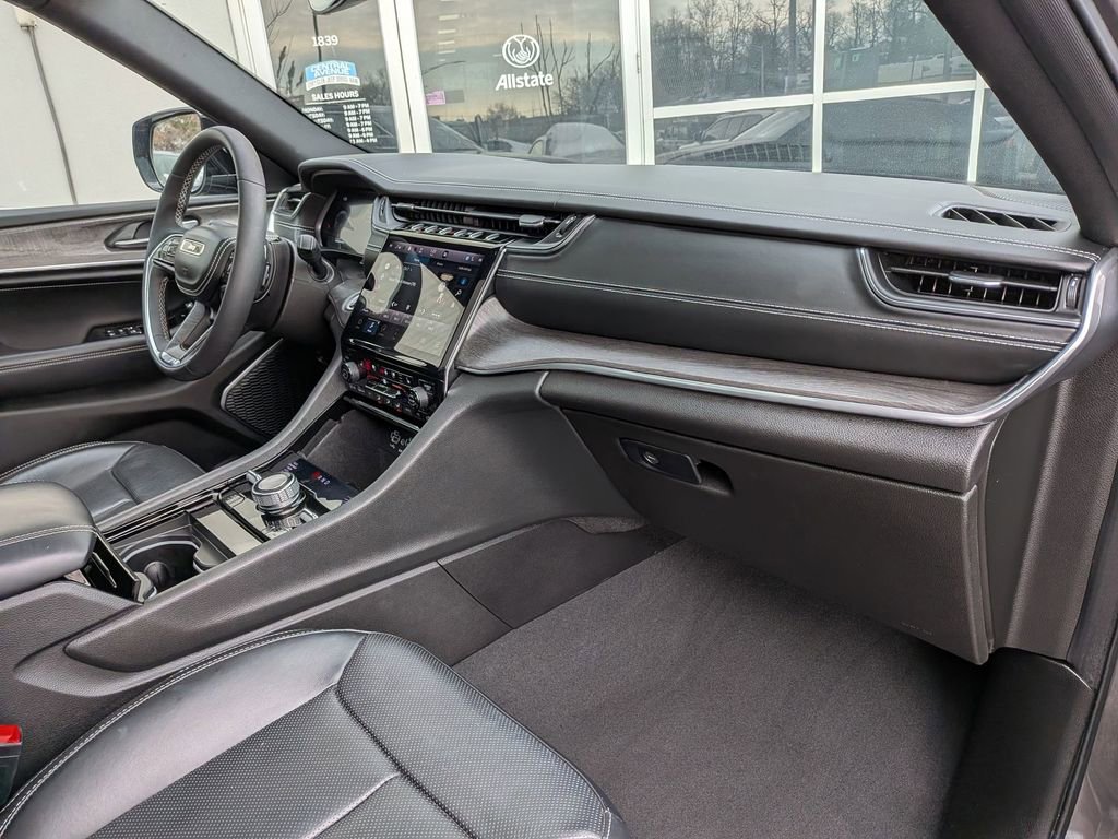 Used 2023 Jeep Grand Cherokee Overland image 29