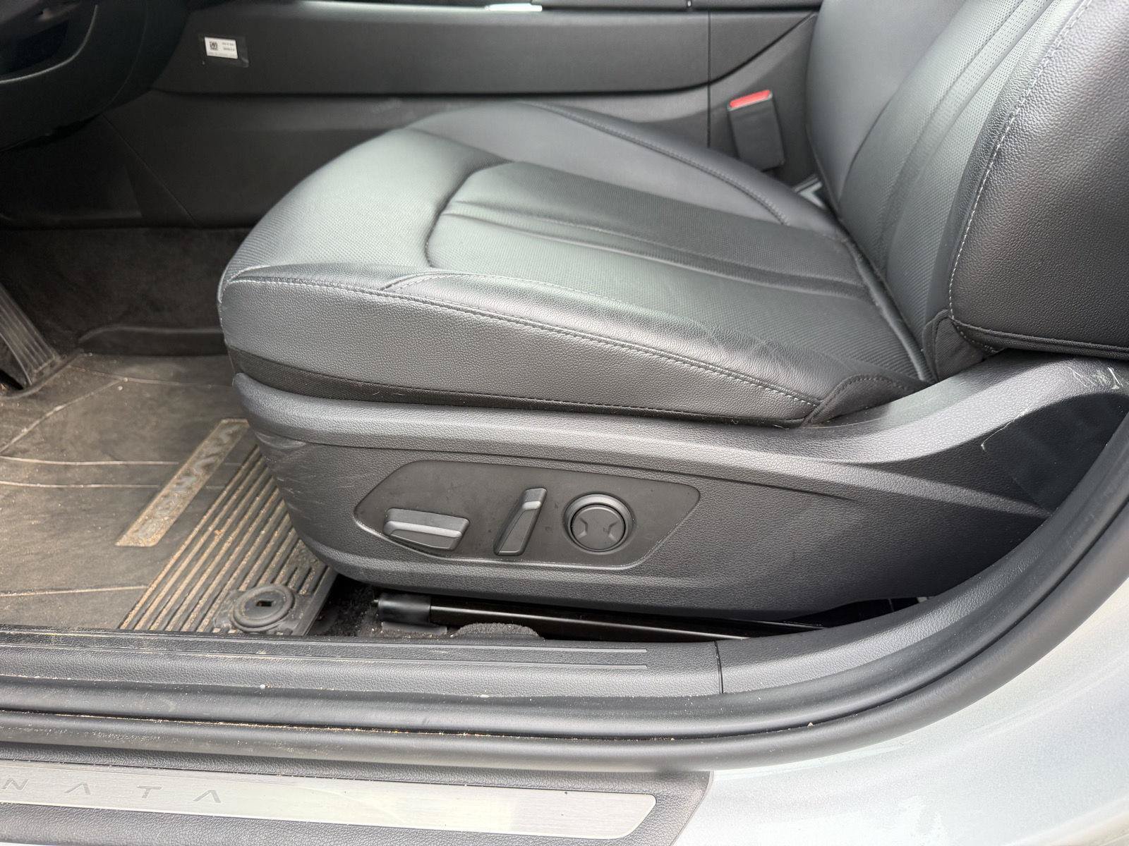 Certified 2025 Hyundai Sonata Limited FWD image 48