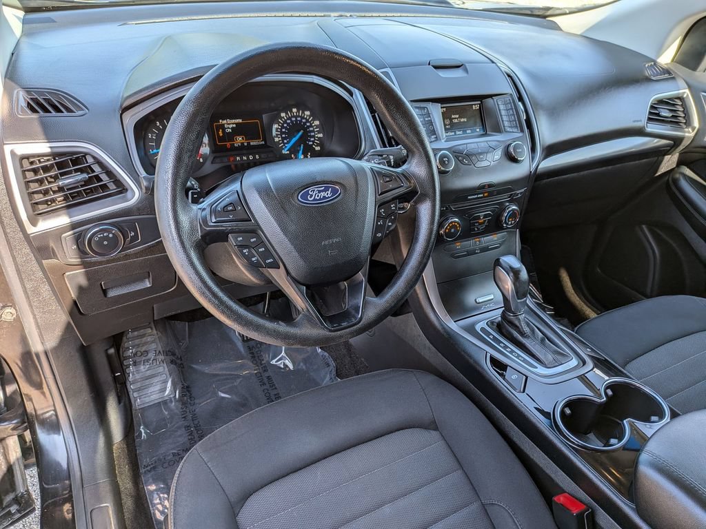 Used 2017 Ford Edge SE FWD image 16