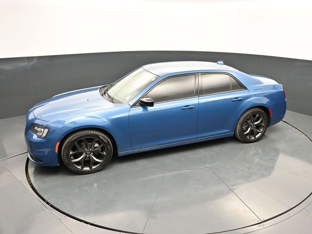 Used 2023 Chrysler 300 Touring w/ Sport Appearance Package RWD image 34