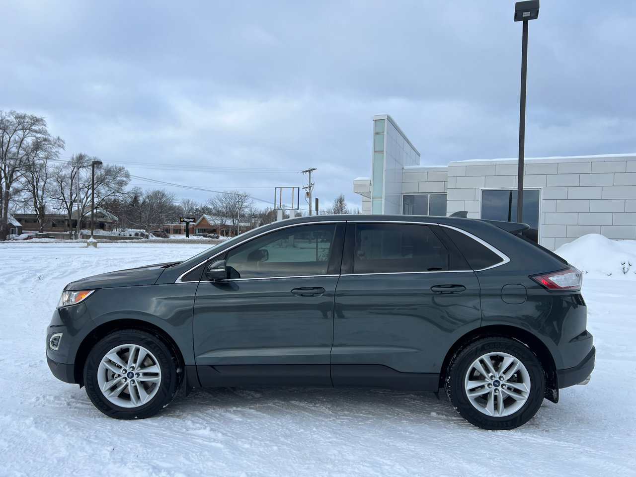 Used 2015 Ford Edge SEL image 7