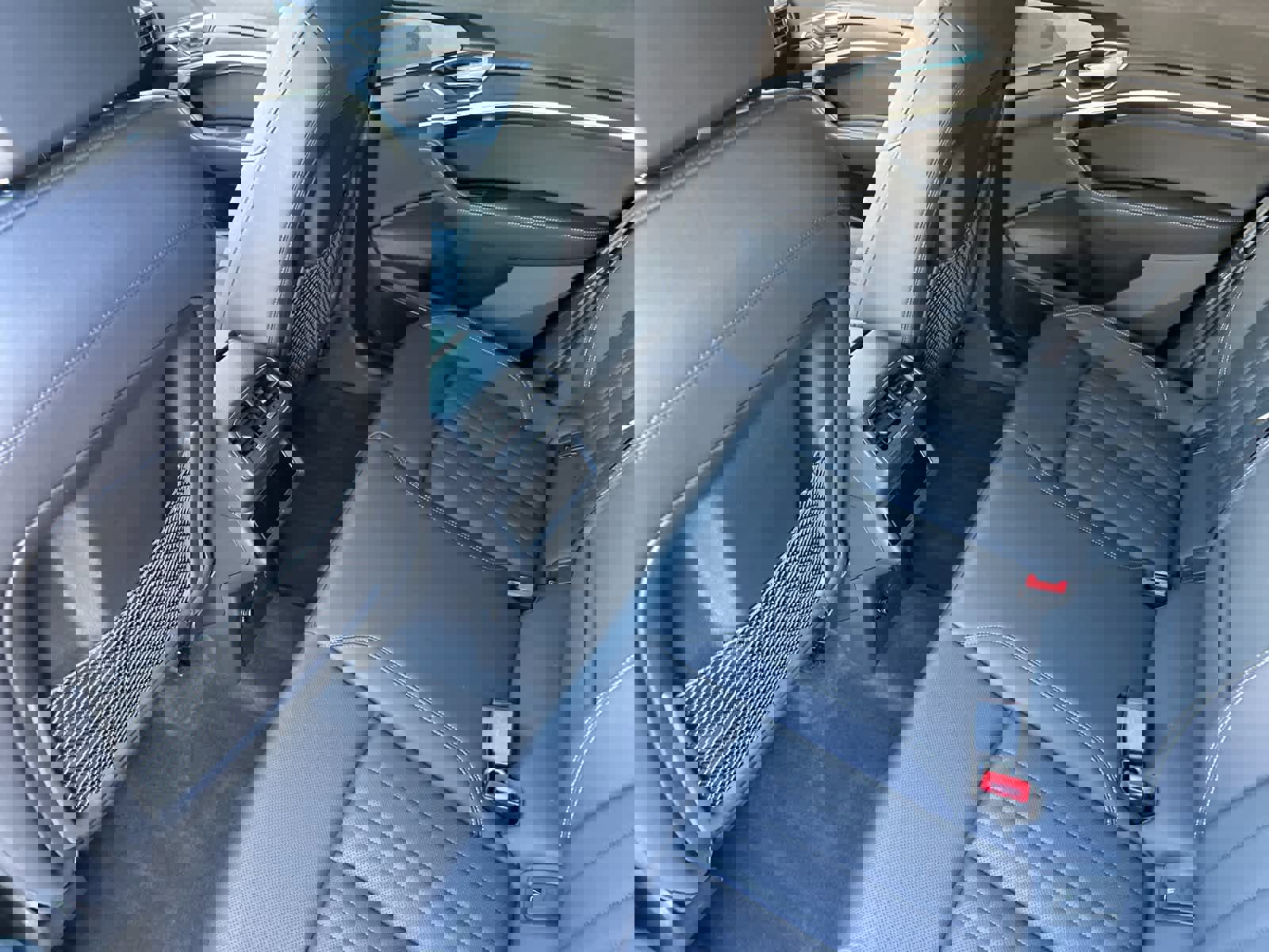 Used 2023 Audi e-tron Premium Plus w/ Premium Plus Package image 4