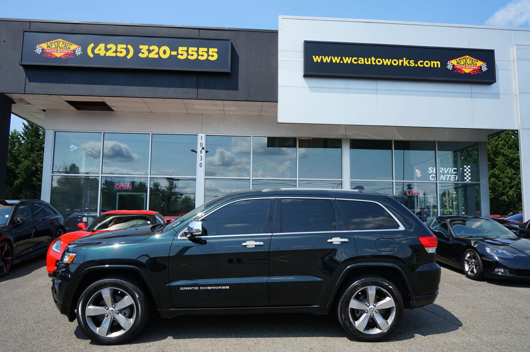 Used 2014 Jeep Grand Cherokee Overland AWD/4WD image 2