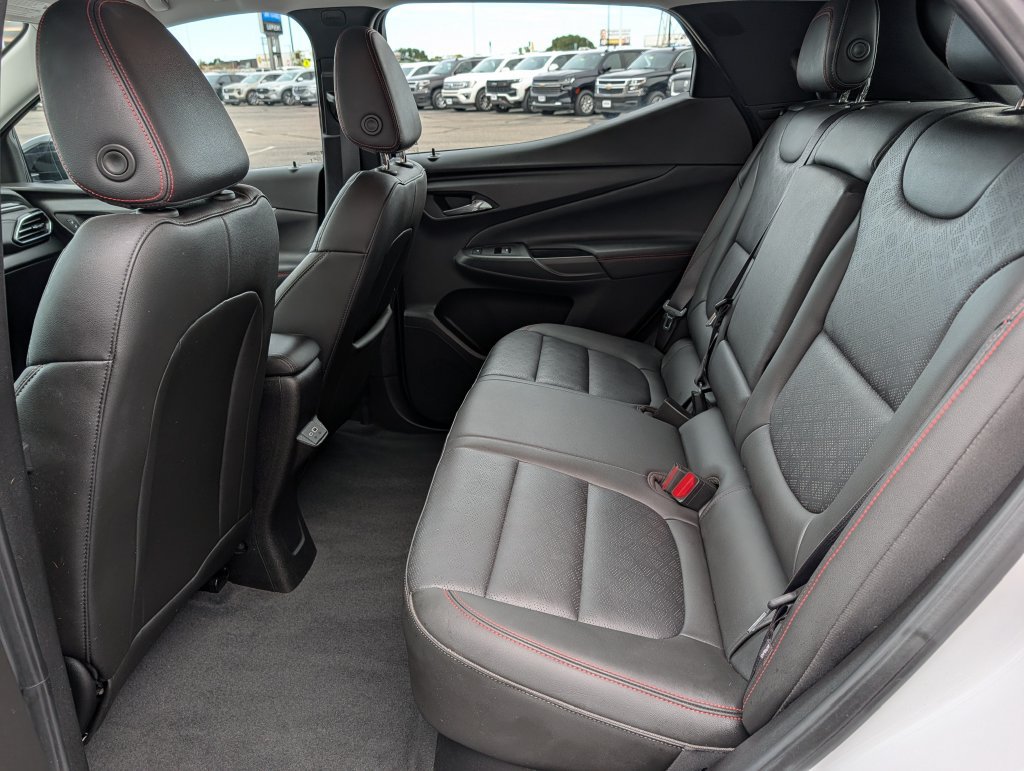 Used 2023 Chevrolet Bolt EUV Premier w/ Redline Edition FWD image 17