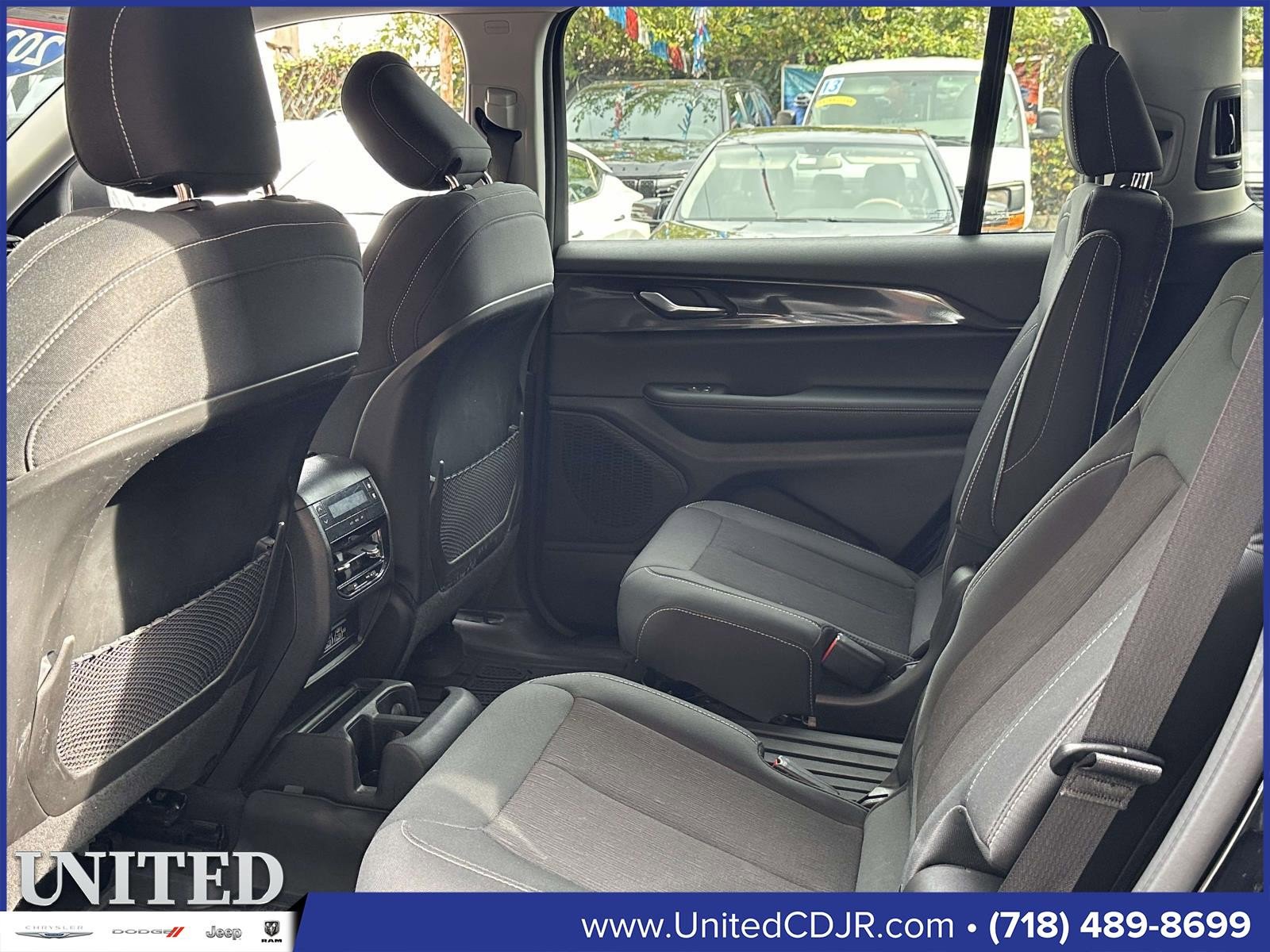 Used 2023 Jeep Grand Cherokee L Laredo image 19