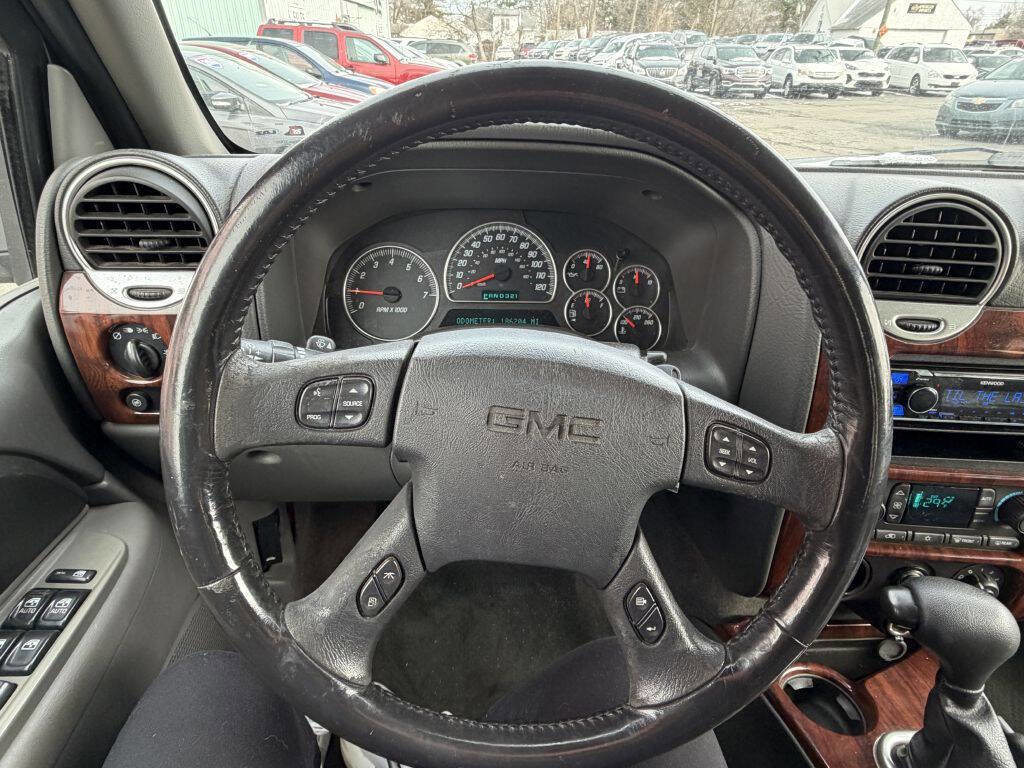 Used 2004 GMC Envoy SLT image 11