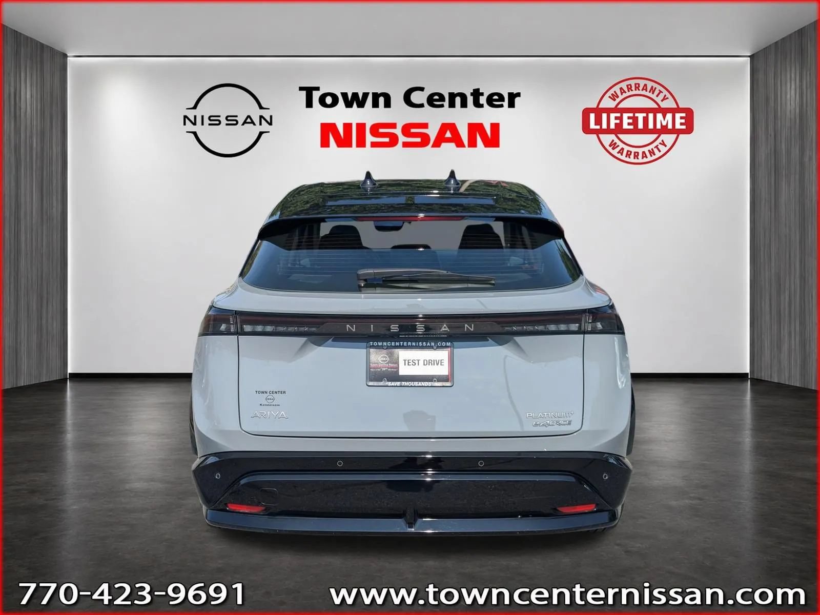 Used 2023 Nissan Ariya AWD/4WD image 6