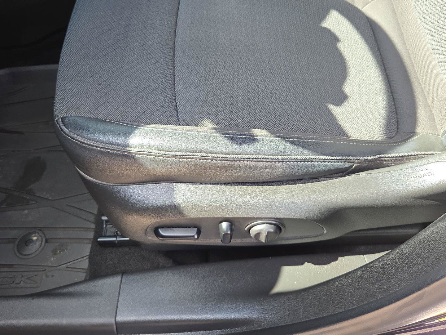 Used 2020 Buick Encore GX Preferred w/ Cold Weather Comfort Package FWD image 15