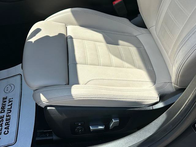 Used 2020 BMW 330i xDrive Sedan w/ Premium Package AWD/4WD image 16