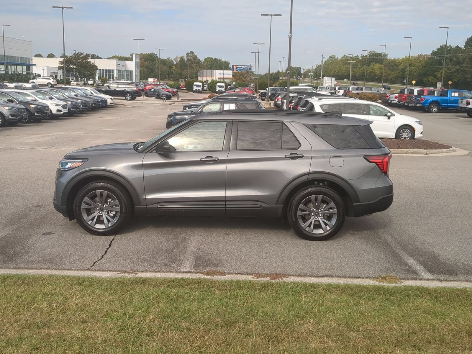 New 2026 Ford Explorer Active w/ Active Comfort Package AWD/4WD image 6