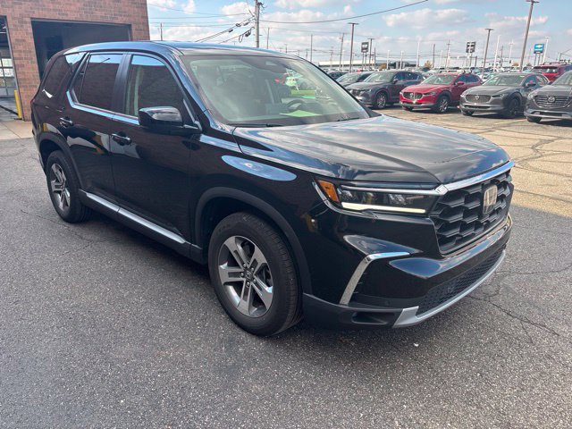 Used 2025 Honda Pilot EX-L image 2