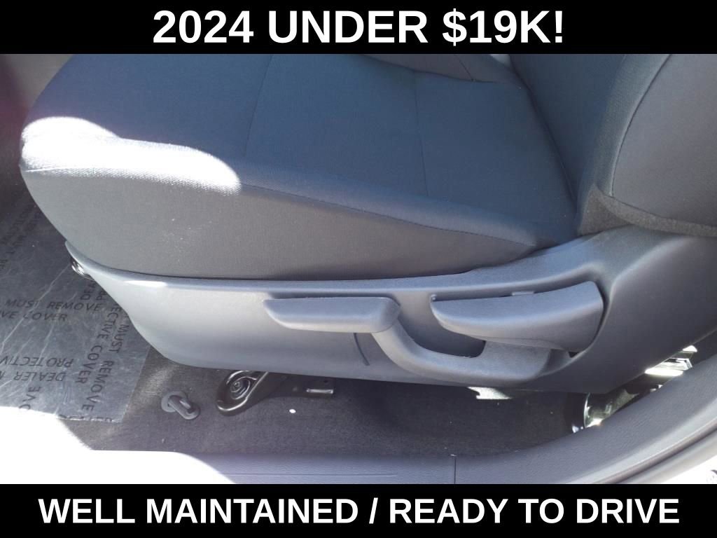 Used 2024 Nissan Kicks S image 15