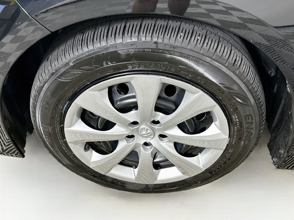 Used 2025 Toyota Corolla LE FWD image 24