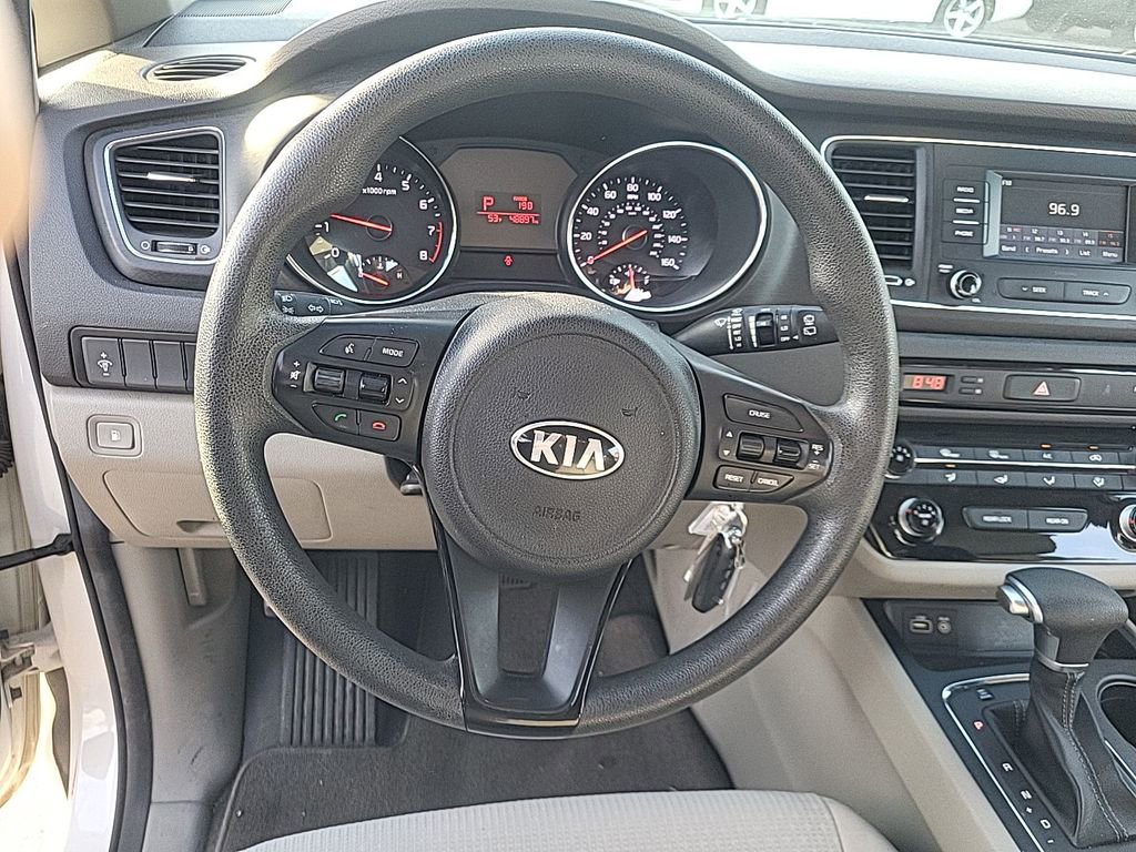 Used 2018 Kia Sedona L image 14